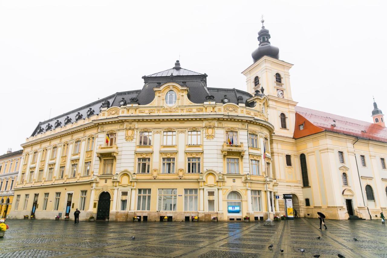 Vendi Grand Square Residence Сибиу Экстерьер фото