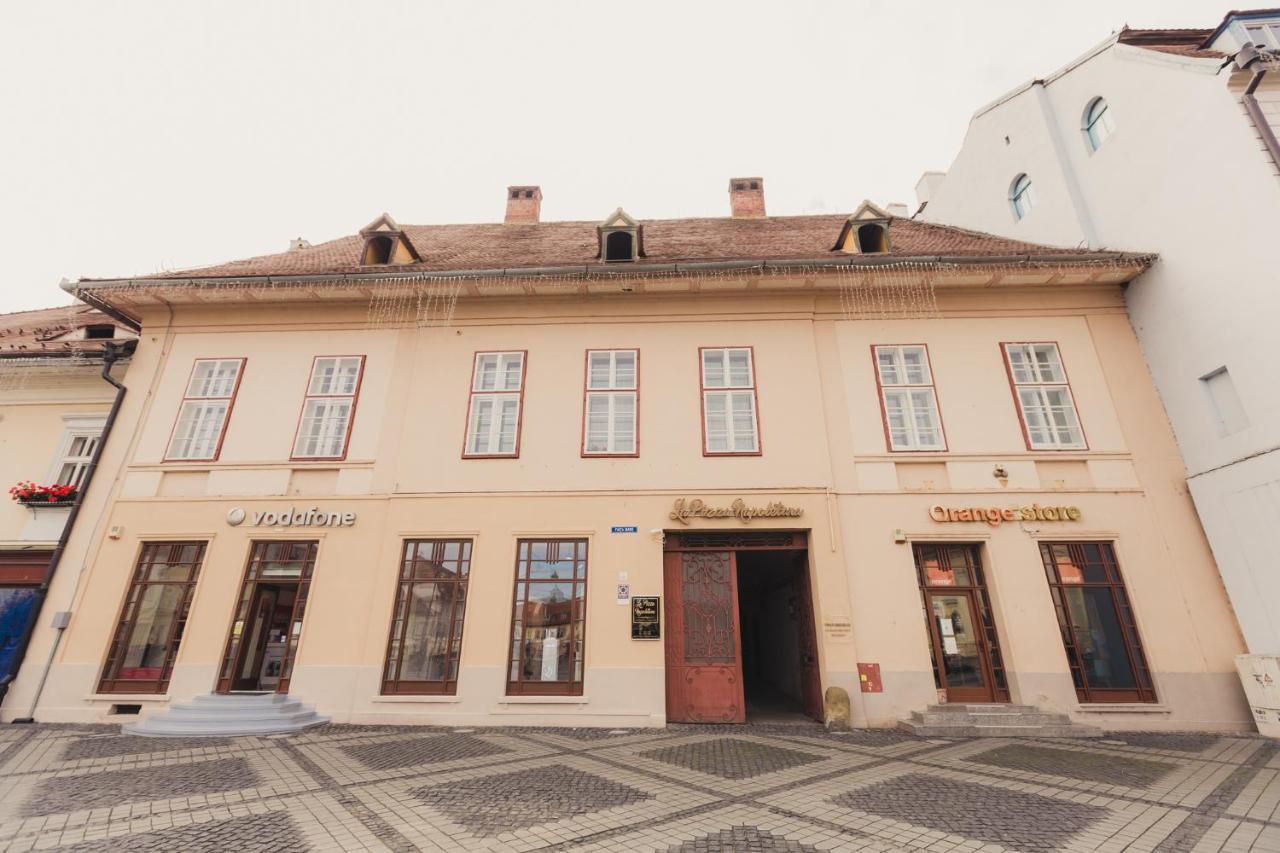 Vendi Grand Square Residence Сибиу Экстерьер фото